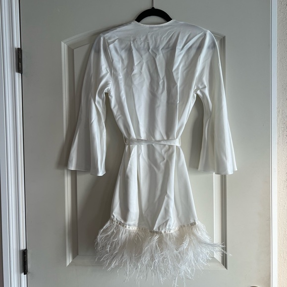 Feather Robe - Picture 7 of 13